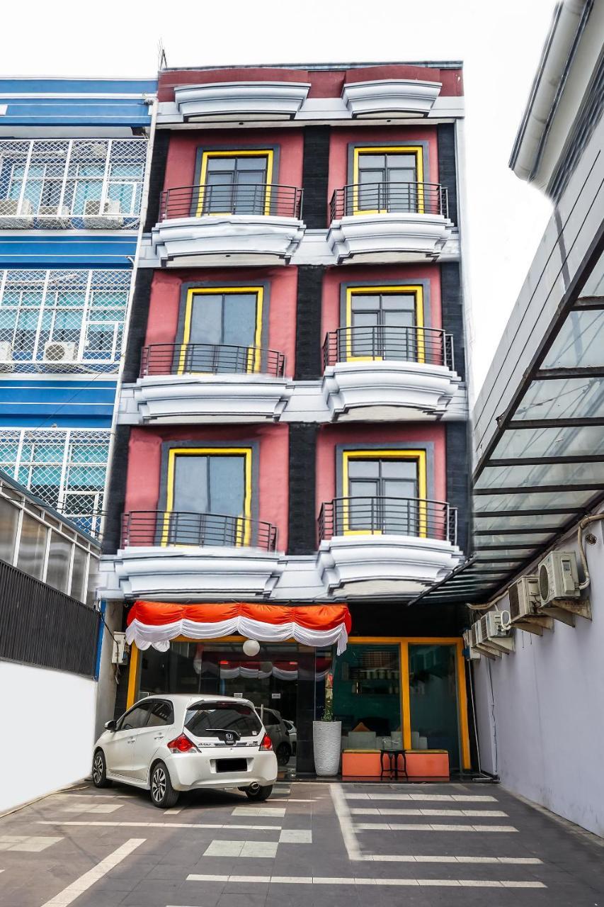 Oyo 119 Belvena Hotel Джакарта Экстерьер фото