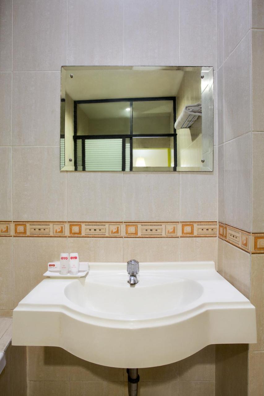 Oyo 119 Belvena Hotel Джакарта Экстерьер фото