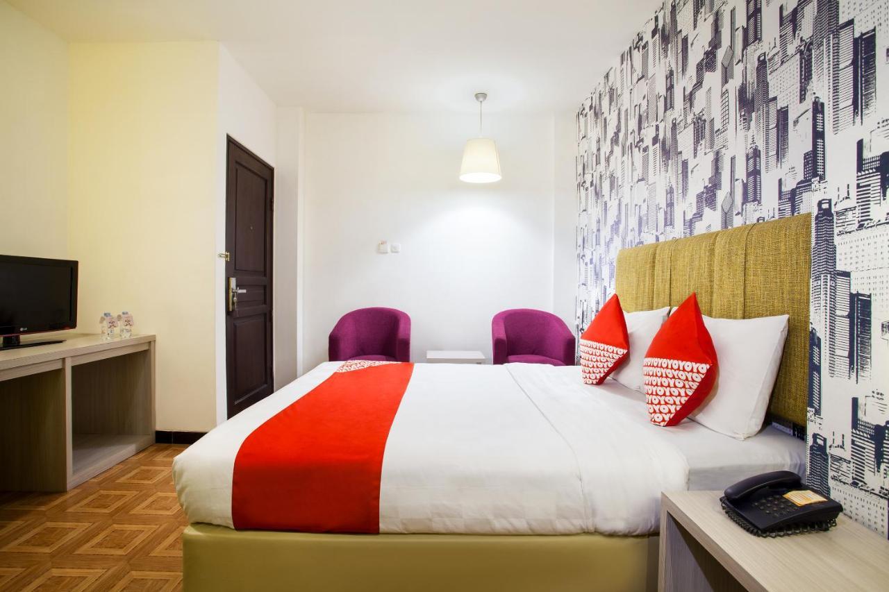 Oyo 119 Belvena Hotel Джакарта Экстерьер фото